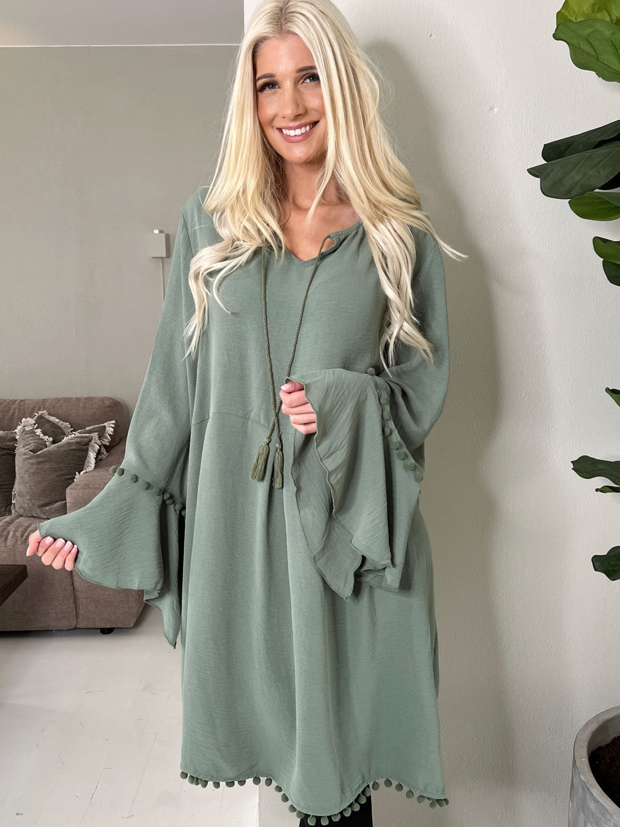 Matilda - Sød kjole med små pompoms